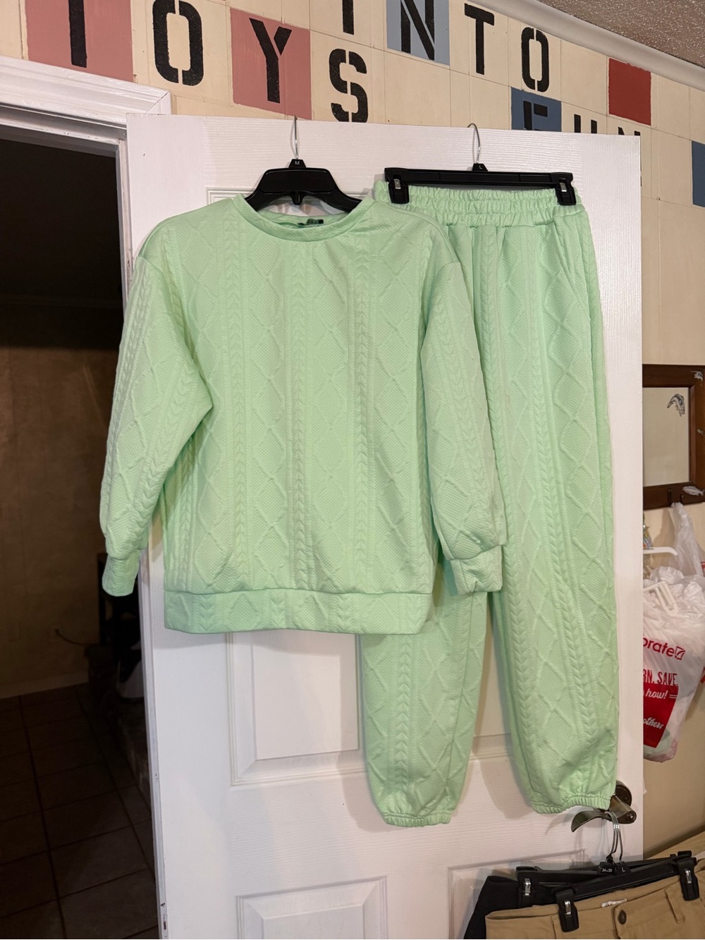 FME Womens Sage Green Cable Knit Embossed 2 Piece Lounge Set Pullover Joggers